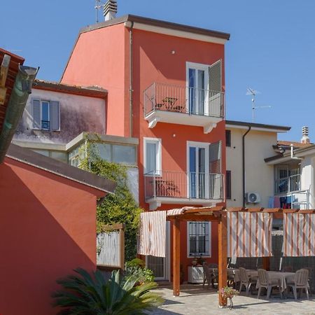 La Corte Dei Tre Torre del Lago Puccini Eksteriør bilde